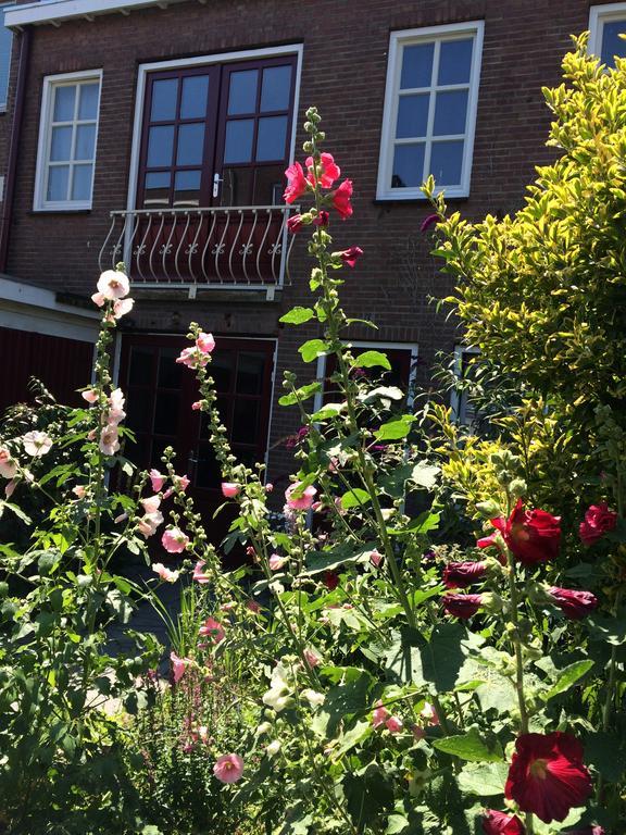 Gastenverblijf Door De Poort Tilburg Exteriér fotografie